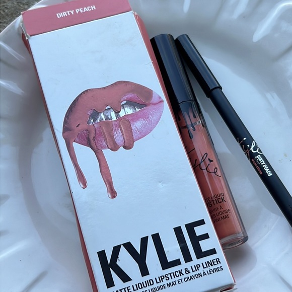 💕🌙Kylie Cosmetics Dirty Peach Lip Kit - Picture 3 of 13